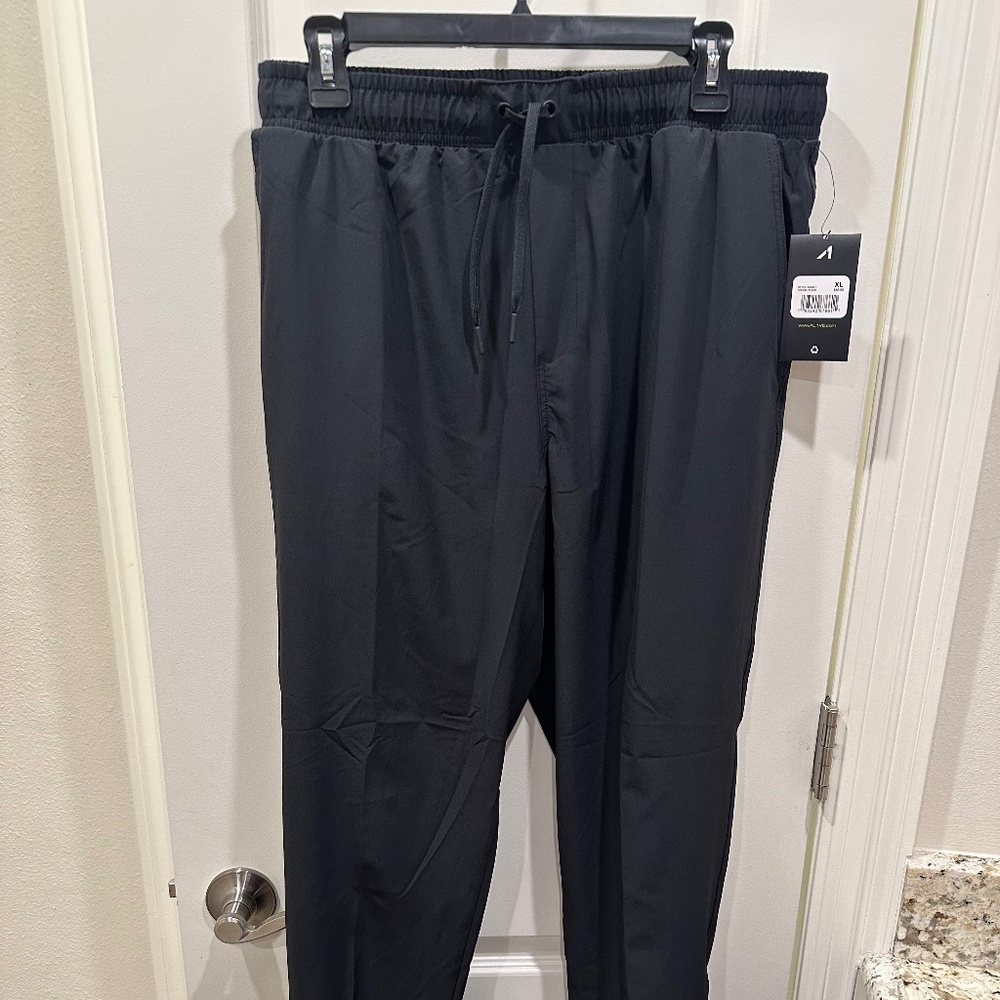 Men’s Alive Standard Fit Size XL Sweat wicking & Soft Touch Black Workout Pants